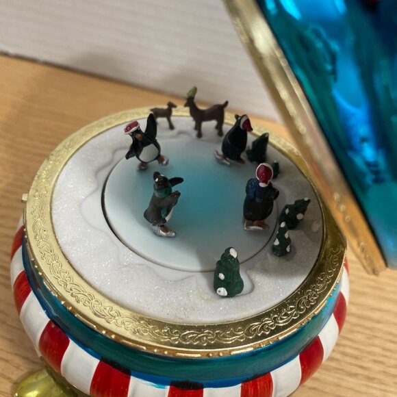 Vtg Mr Christmas Penguin Musical Trinket Box Rotating Ice Skaters Metallic VIDEO - Picture 7 of 11